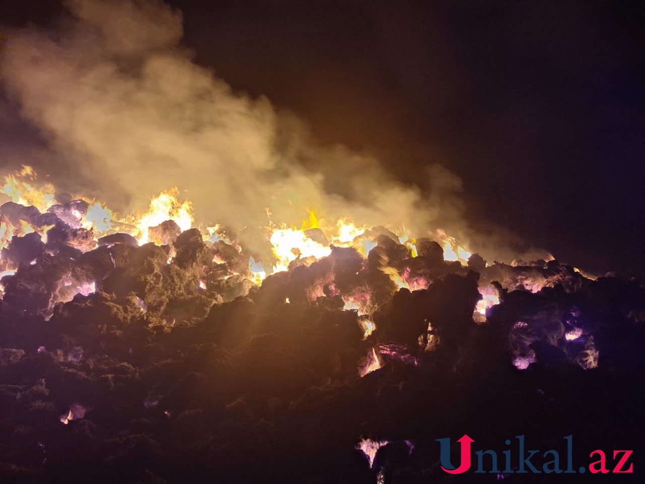 Şəmkirdə 12 min ton ot bağlaması yandı - FOTO